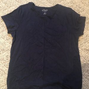 short sleeve navy blue t-shirt